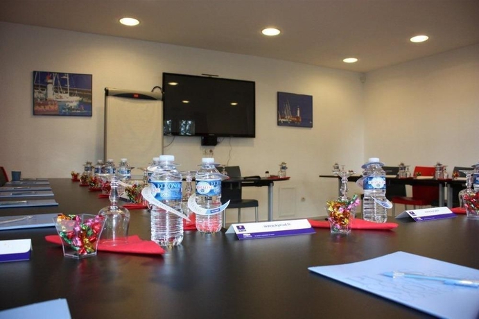 Imagen de los interiores del Hotel Kyriad Lannion. Foto 9