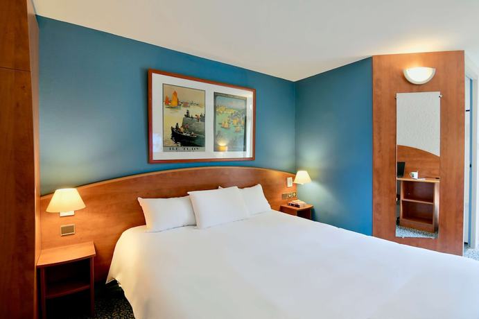 Imagen de la habitación del Hotel Kyriad Lannion-Perros-Guirec. Foto 2