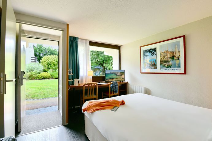 Imagen de la habitación del Hotel Kyriad Lannion-Perros-Guirec. Foto 7