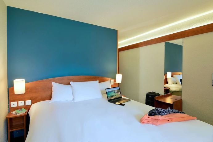 Imagen de la habitación del Hotel Kyriad Lannion-Perros-Guirec. Foto 9