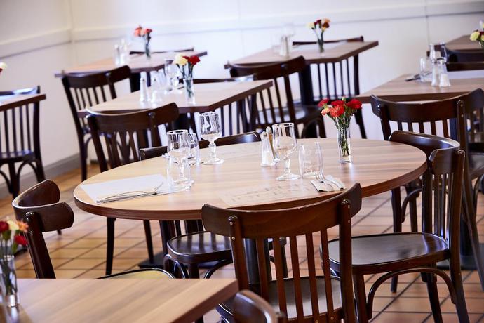 Imagen de los interiores del Hotel Kyriad Laval. Foto 10