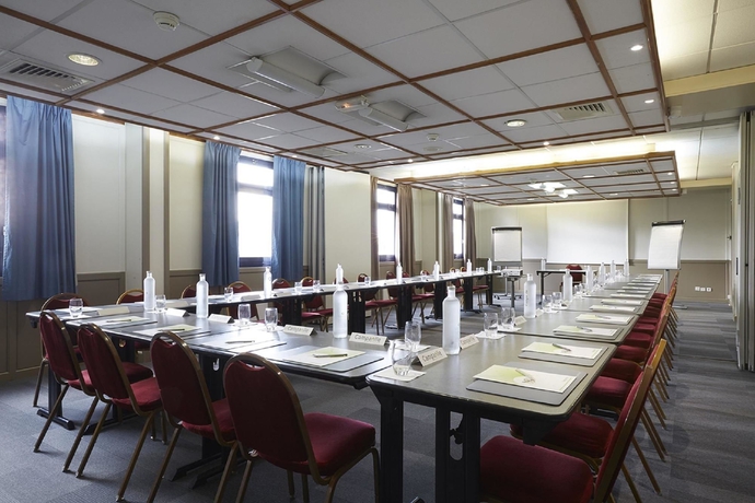 Imagen de los interiores del Hotel Kyriad Le Blanc Mesnil. Foto 13