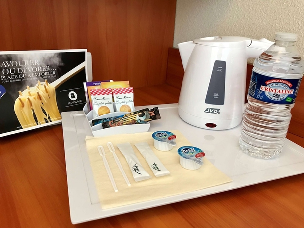 Imagen de la habitación del Hotel Kyriad Les Ulis. Foto 16