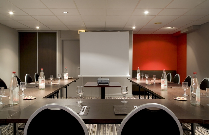 Imagen de los interiores del Hotel Kyriad Lille - Mons En Baroeul. Foto 12