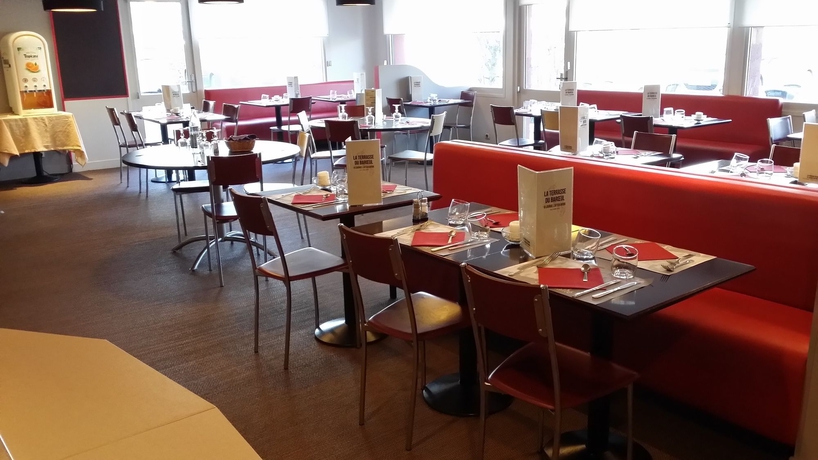 Imagen del bar/restaurante del Hotel Kyriad Lille - Mons En Baroeul. Foto 6