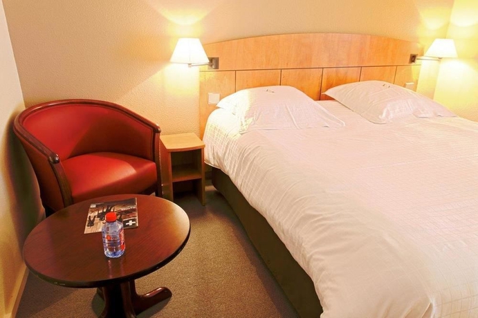 Imagen de la habitación del Hotel Kyriad Lyon Bourgoin Jallieu. Foto 10