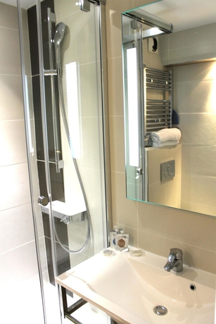 Imagen de la habitación del Hotel Kyriad Lyon Est - Bron Eurexpo Le Cottage. Foto 8