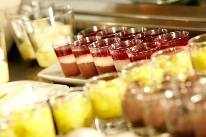 Imagen del bar/restaurante del Hotel Kyriad Lyon Est - Bron Eurexpo Le Cottage. Foto 6