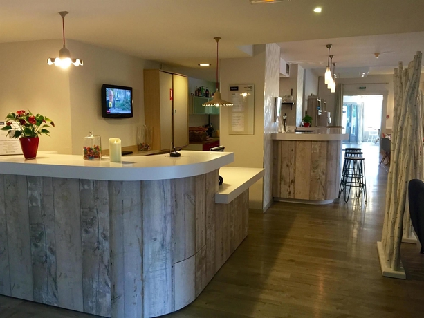 Imagen de los interiores del Hotel Kyriad Lyon Est - Bron Eurexpo Le Cottage. Foto 11