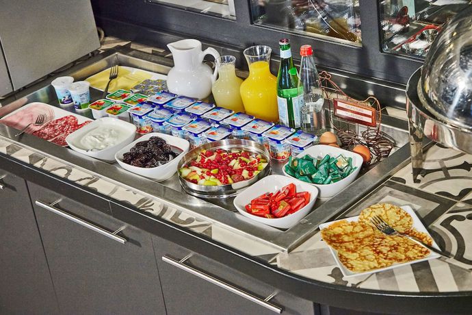 Imagen del bar/restaurante del Hotel Kyriad Lyon Est &ndash; Saint Quentin Fallavier. Foto 3