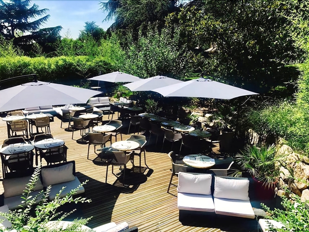 Imagen del bar/restaurante del Hotel Kyriad Lyon Sud Sainte Foy. Foto 4