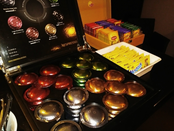 Imagen del bar/restaurante del Hotel Kyriad Lyon Sud Sainte Foy. Foto 7