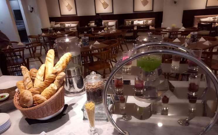 Imagen del bar/restaurante del Hotel Kyriad M Sorong. Foto 3
