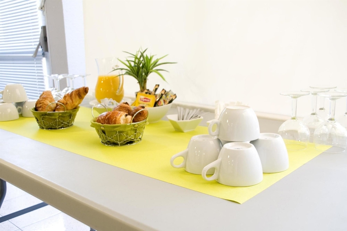 Imagen de los interiores del Hotel Kyriad Marseille Ouest Martigues. Foto 13