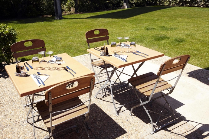 Imagen del bar/restaurante del Hotel Kyriad Marseille - Vitrolles Aéroport. Foto 5