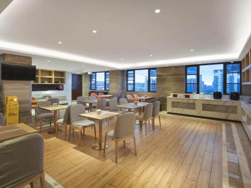 Imagen general del Hotel Kyriad Marvelous Bozhou Wanda Plaza. Foto 6