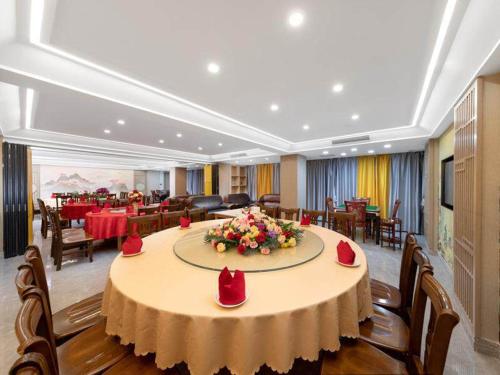 Imagen general del Hotel Kyriad Marvelous Heyuan Longchuan. Foto 12