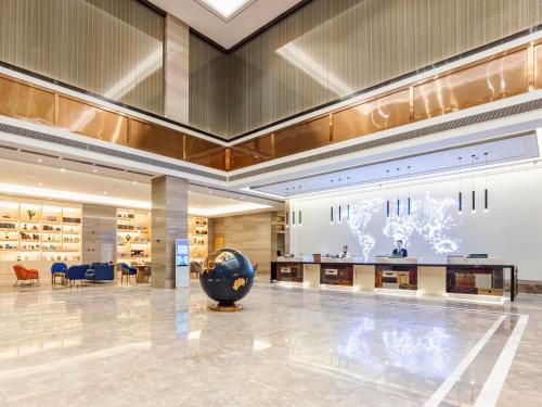 Imagen general del Hotel Kyriad Marvelous Heyuan Wanda Plaza. Foto 5