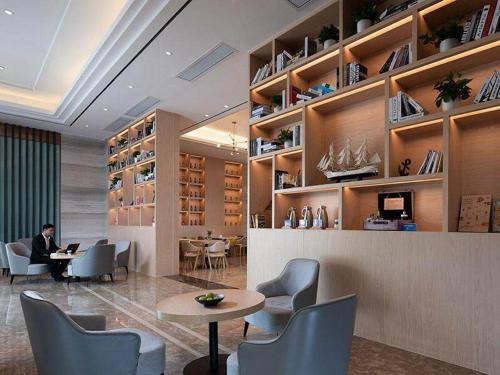 Imagen general del Hotel Kyriad Marvelous Heyuan Wanlong City. Foto 3