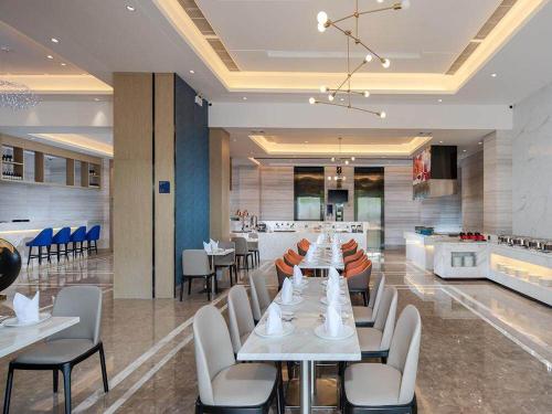 Imagen general del Hotel Kyriad Marvelous Shenzhen Longgang Dayun City Center. Foto 5