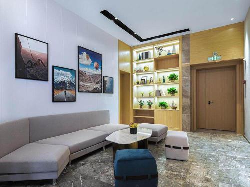 Imagen general del Hotel Kyriad Marvelous Weihai Happy Gate Weigao Plaza. Foto 4