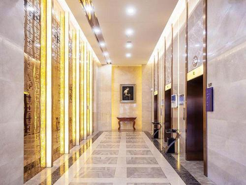 Imagen general del Hotel Kyriad Marvelous Weihai Railway Station. Foto 1