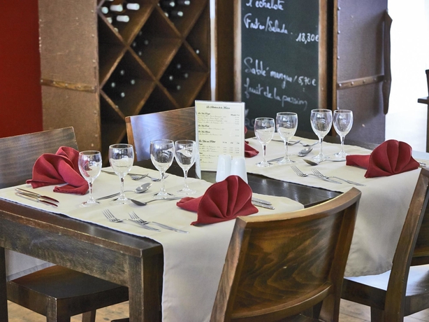 Imagen del bar/restaurante del Hotel Kyriad Meaux. Foto 6