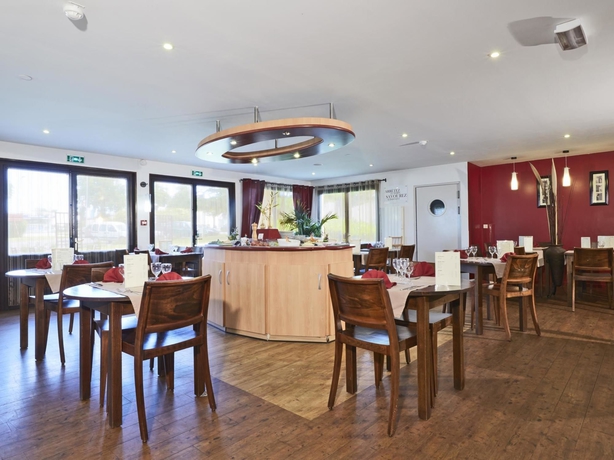 Imagen del bar/restaurante del Hotel Kyriad Meaux. Foto 9