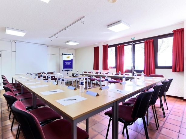 Imagen de los interiores del Hotel Kyriad Meaux. Foto 15