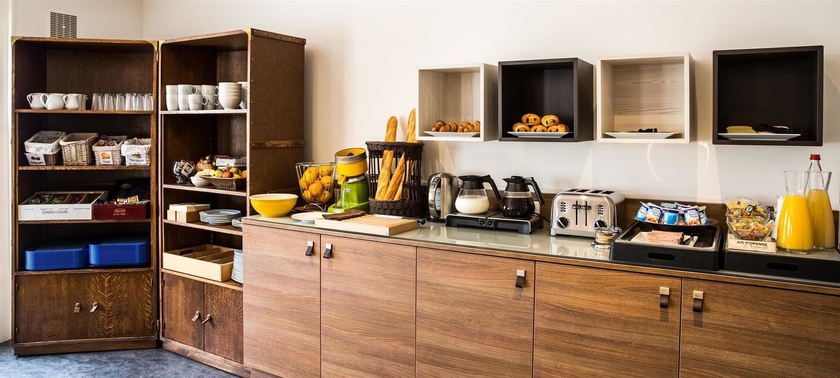 Imagen del bar/restaurante del Hotel Kyriad Montargis - Amilly. Foto 7