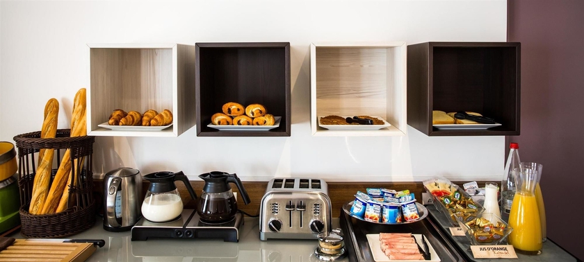 Imagen del bar/restaurante del Hotel Kyriad Montargis - Amilly. Foto 9