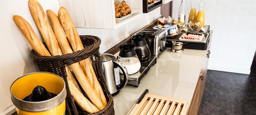 Imagen del bar/restaurante del Hotel Kyriad Montargis - Amilly. Foto 10