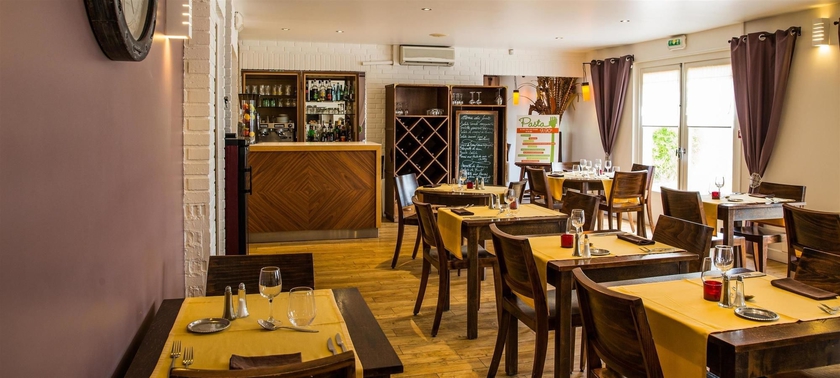 Imagen del bar/restaurante del Hotel Kyriad Montargis - Amilly. Foto 12