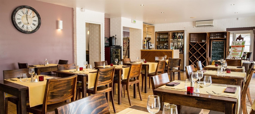 Imagen del bar/restaurante del Hotel Kyriad Montargis - Amilly. Foto 13