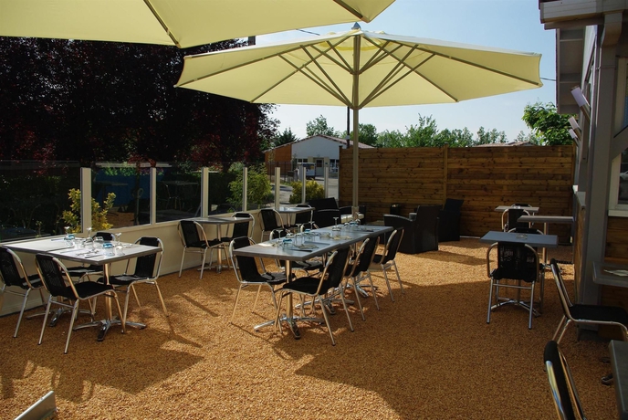 Imagen del bar/restaurante del Hotel Kyriad Montauban. Foto 7