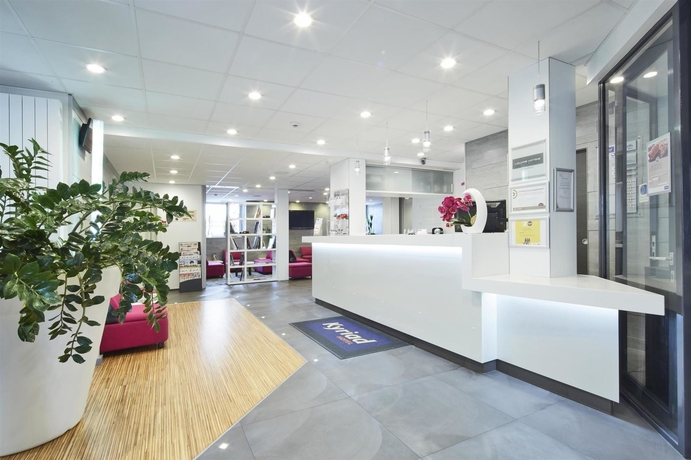 Imagen de los interiores del Hotel Kyriad Montbeliard Sochaux. Foto 8