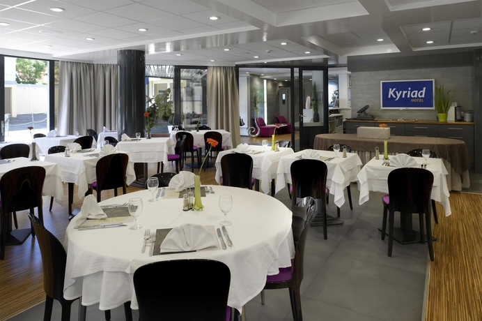 Imagen del bar/restaurante del Hotel Kyriad Montbeliard Sochaux. Foto 3