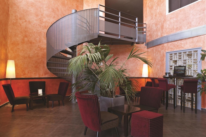 Imagen de los interiores del Hotel Kyriad Montpellier Est - Lunel. Foto 16