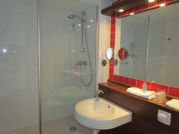 Imagen de la habitación del Hotel Kyriad Montpellier Nord - Parc Euromédecine. Foto 11