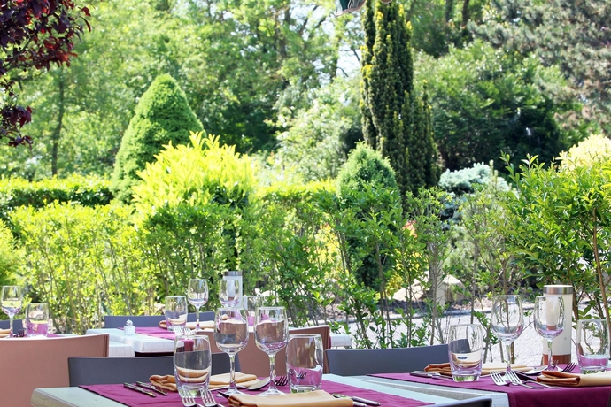 Imagen del bar/restaurante del Hotel Kyriad Nancy Sud - Ludres. Foto 10