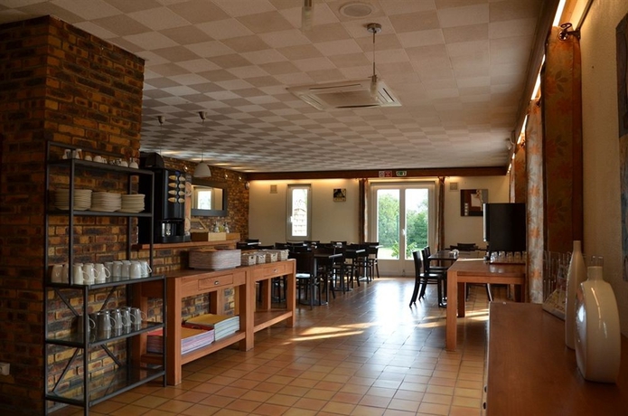 Imagen del bar/restaurante del Hotel Kyriad - Narbonne Sud. Foto 3