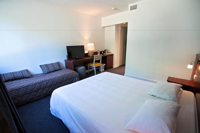 Imagen de la habitación del Hotel Kyriad Nemours. Foto 8