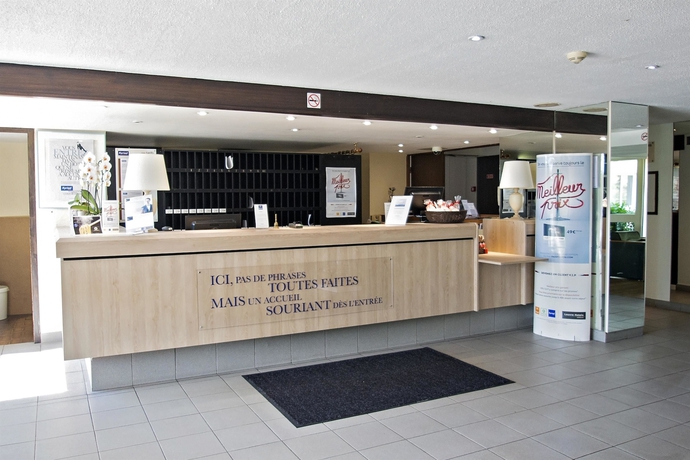 Imagen de los interiores del Hotel Kyriad Nemours. Foto 13