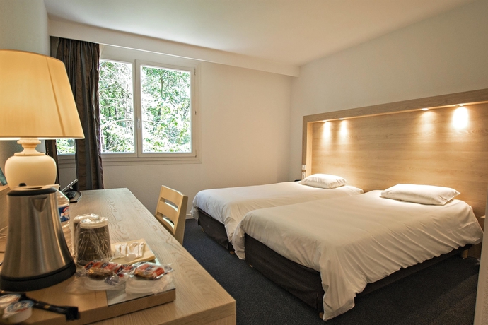 Imagen de la habitación del Hotel Kyriad Nemours. Foto 10