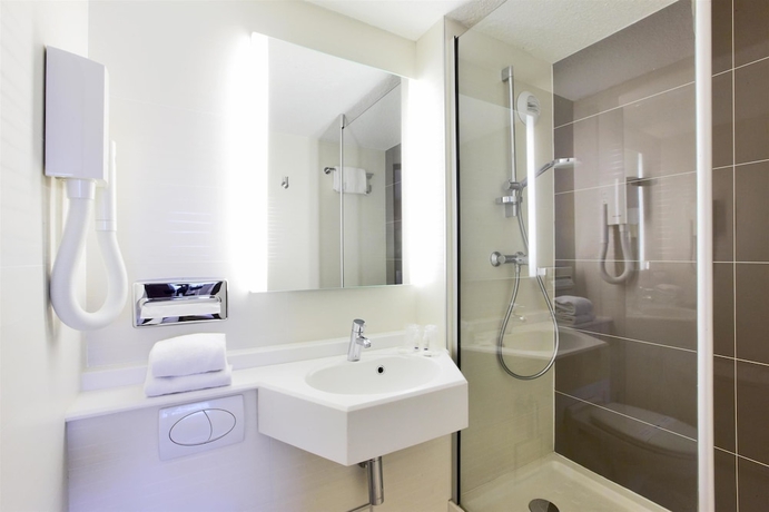 Imagen de la habitación del Hotel Kyriad Nevers Centre. Foto 8