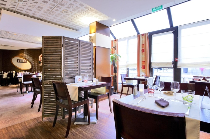 Imagen del bar/restaurante del Hotel Kyriad Nevers Centre. Foto 3