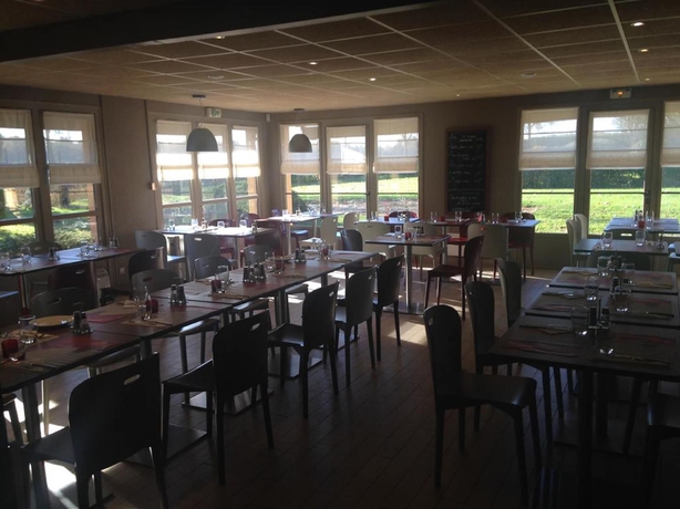 Imagen del bar/restaurante del Hotel Kyriad Niort Est - La Crèche. Foto 5