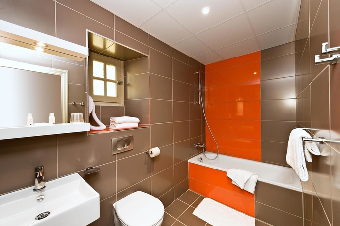 Imagen de la habitación del Hotel Kyriad Orange Centre. Foto 3