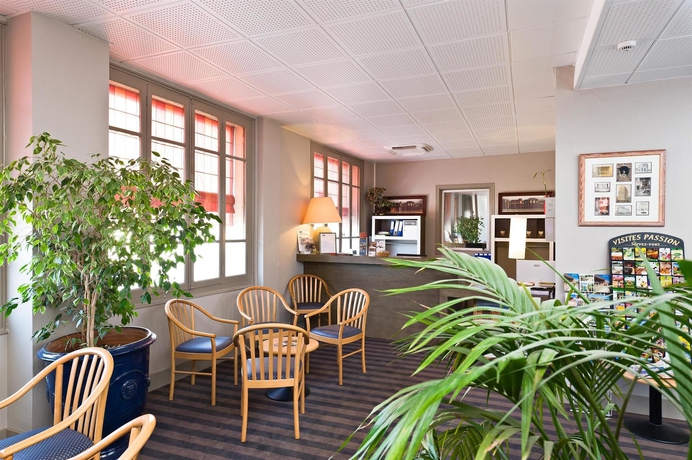 Imagen del bar/restaurante del Hotel Kyriad Orange Centre. Foto 2