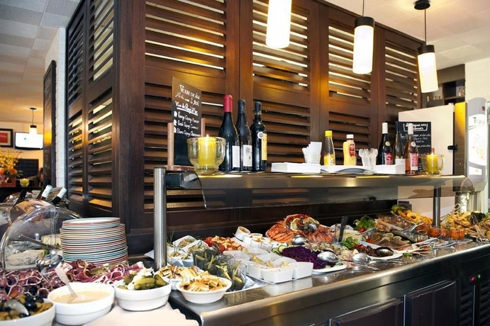 Imagen del bar/restaurante del Hotel Kyriad Orléans Sud Olivet. Foto 4